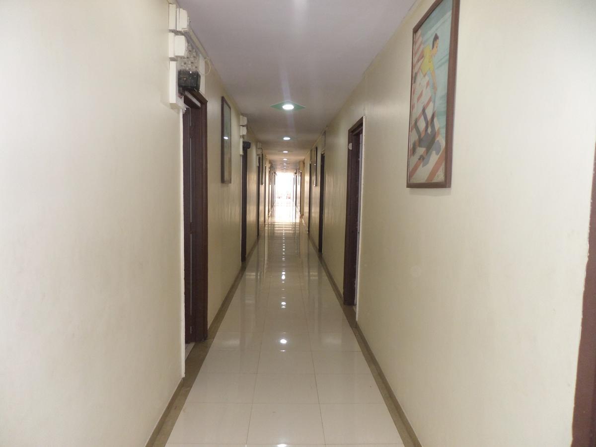 Vrindavan Lodge Solapur Exterior foto